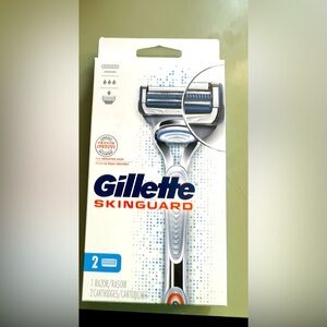 GILLETTE SKINGUARD RAZORS